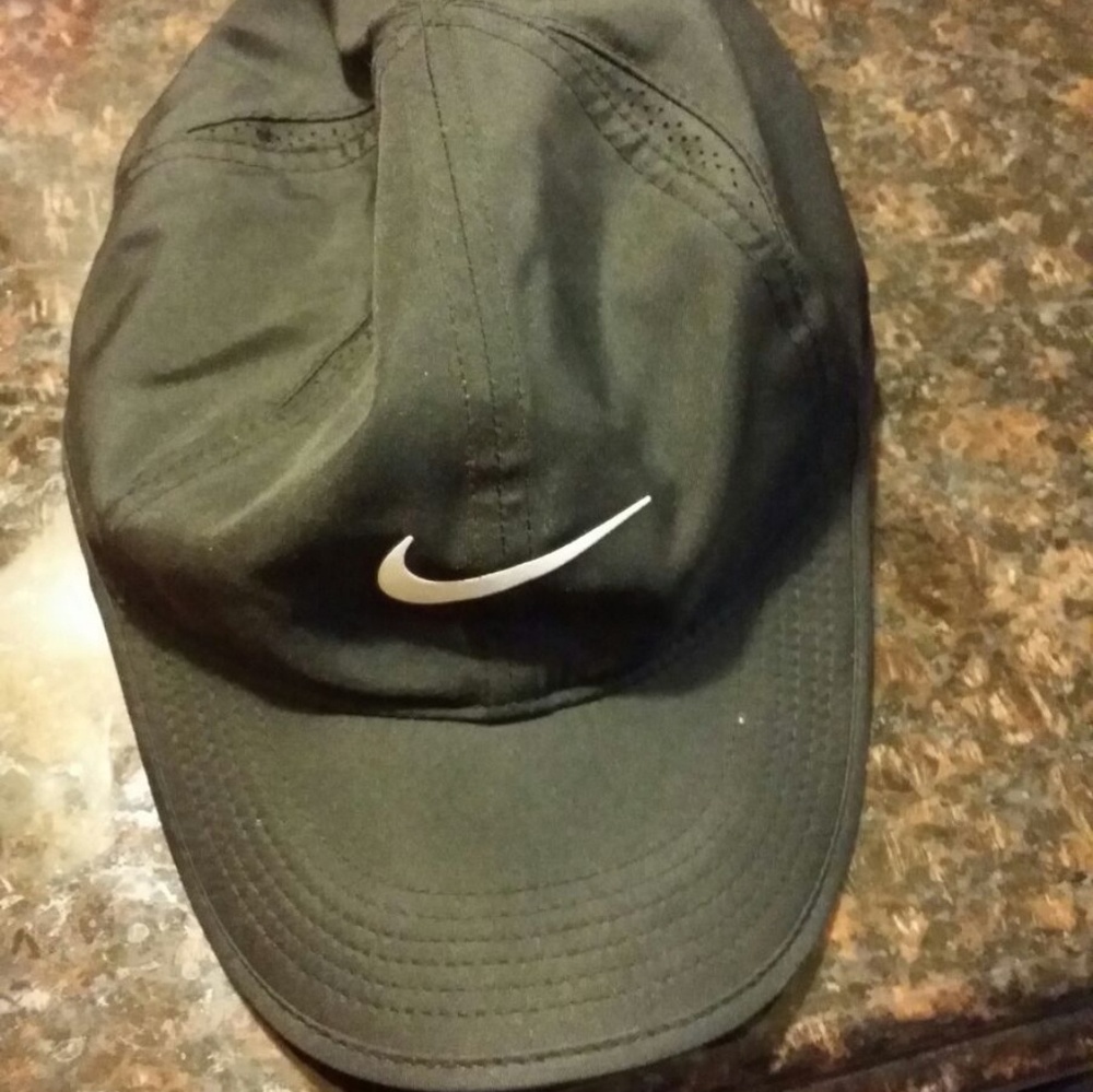 A new nike hat